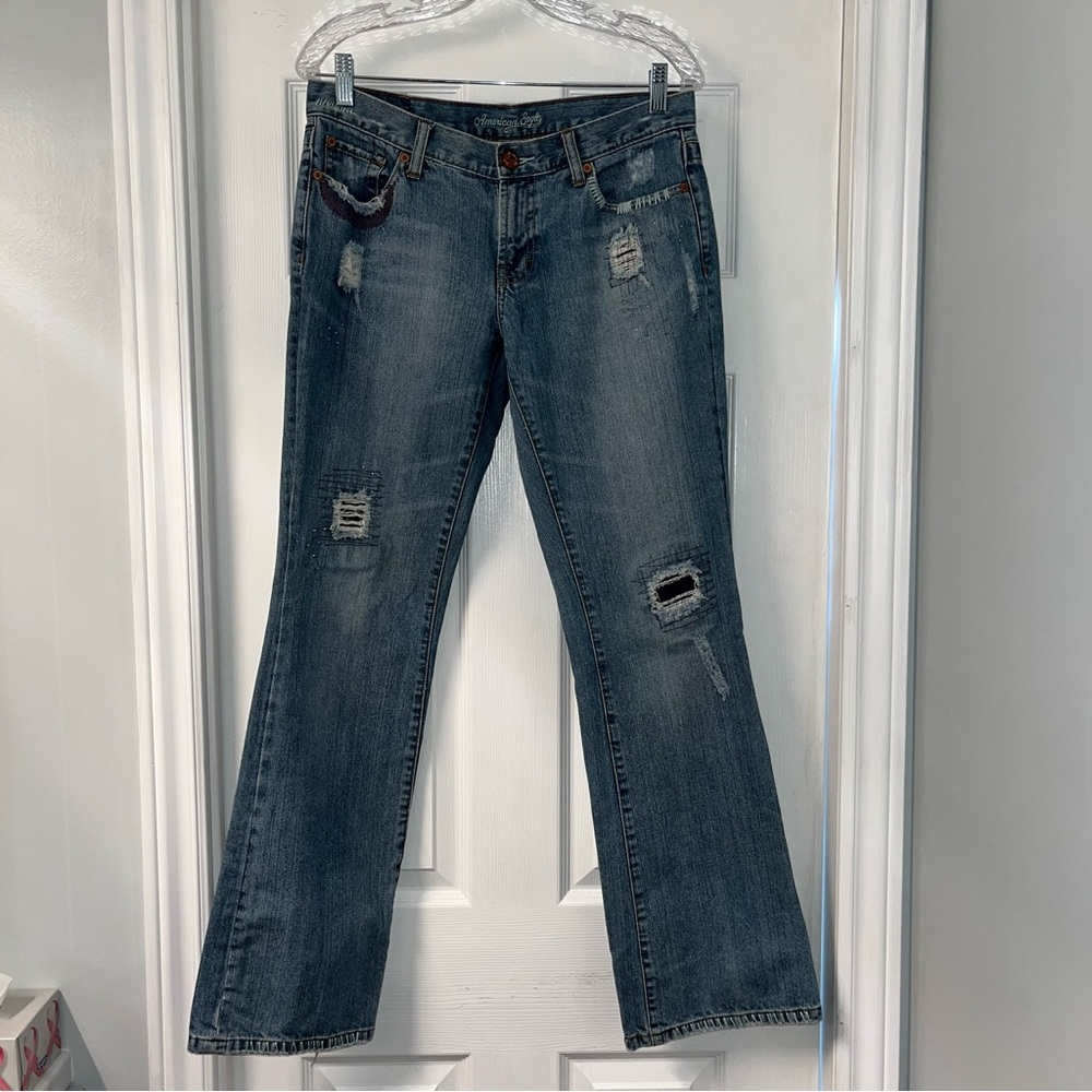 AMERICAN EAGLE  Hipster Boot cut Embroidered  distressed denim jeans size 6 ref
